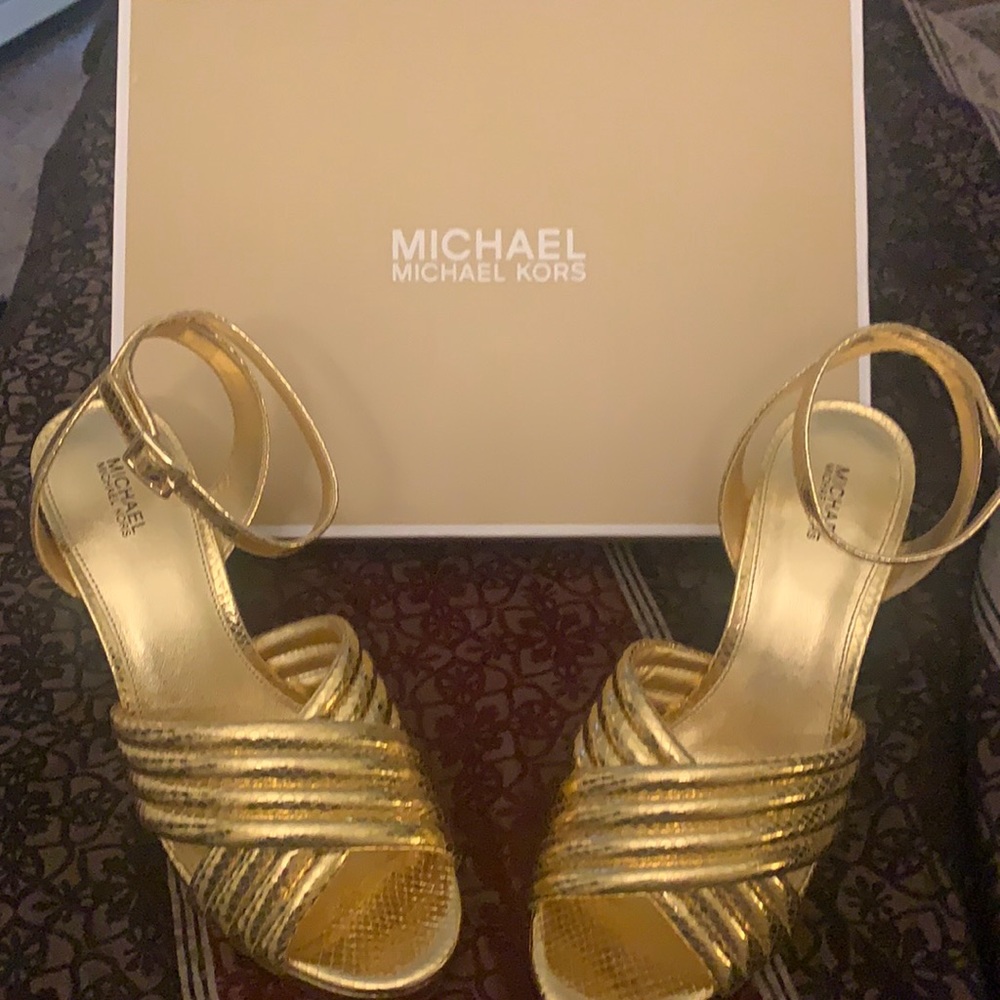 MICHAEL KORS platform heels